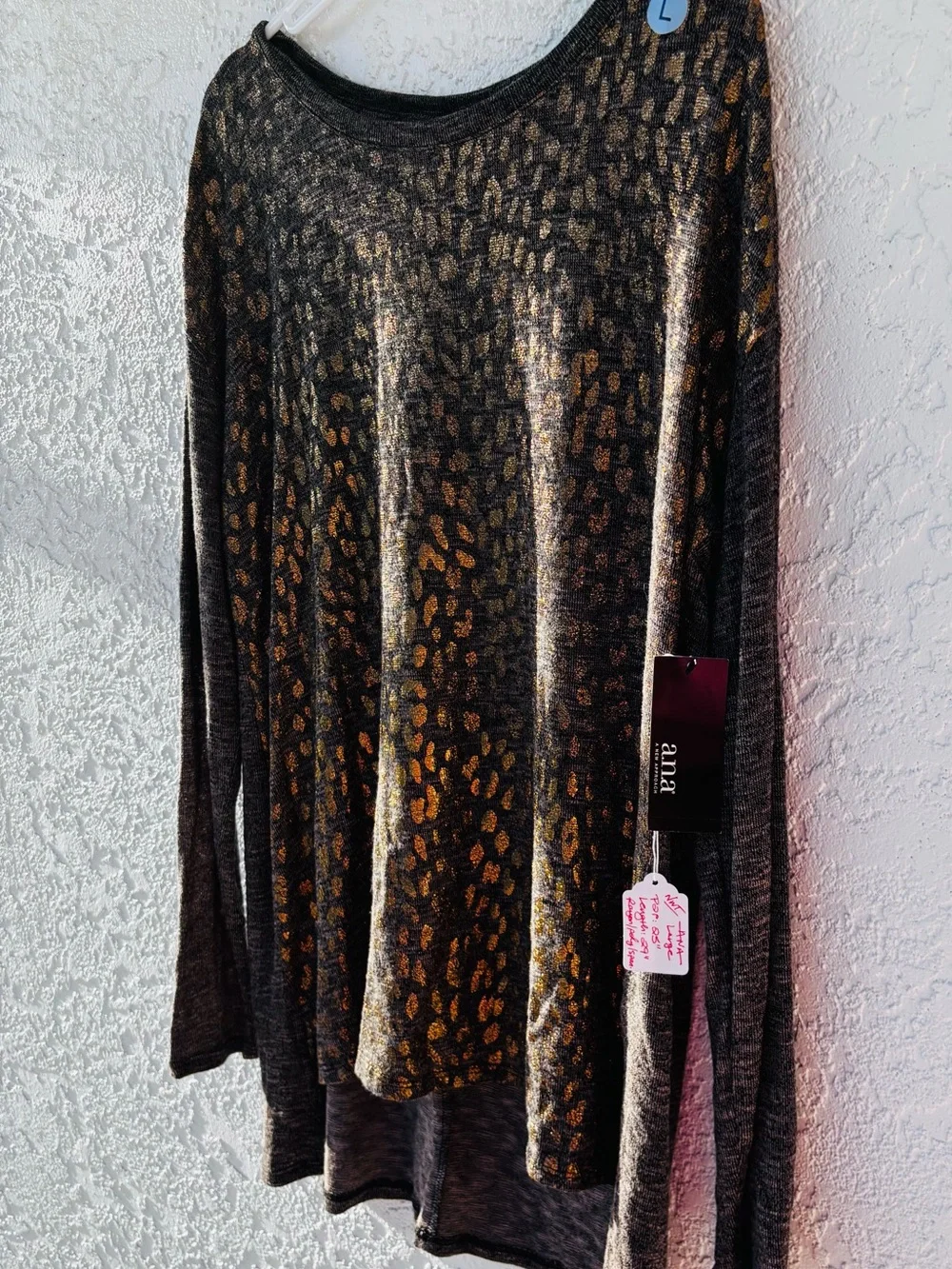 a.n.a Rich heathered gray lightweight sweater with foil bronze print